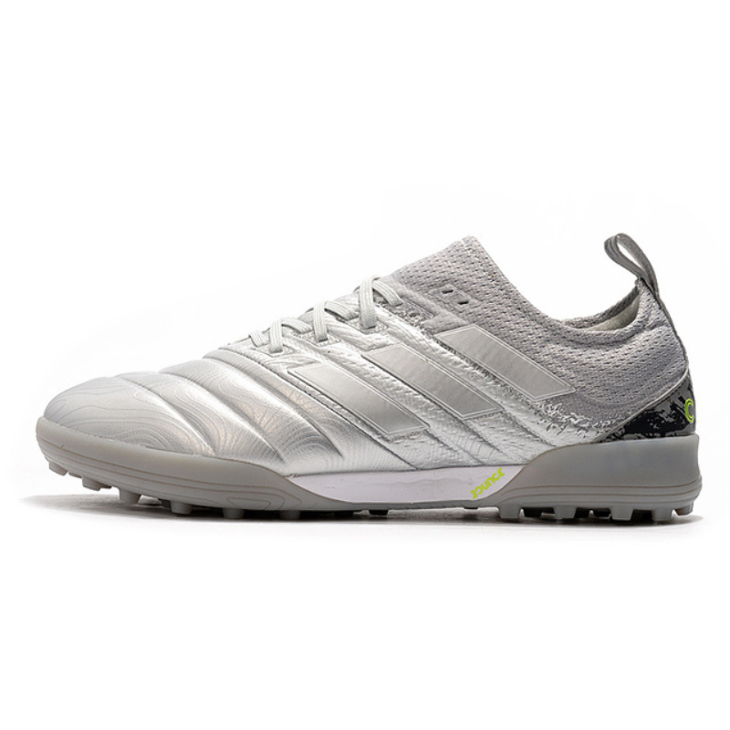 Chuteira Adidas Copa 20.1 Society